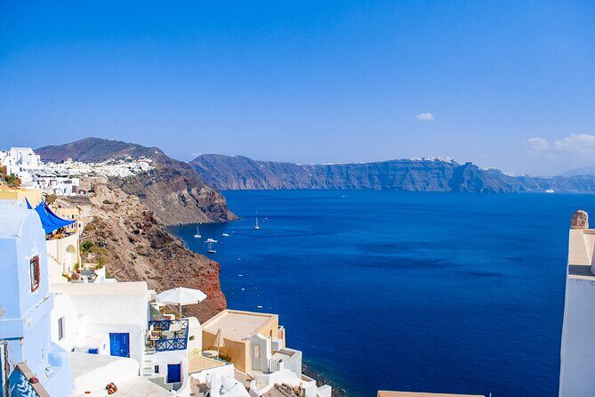 Santorini Splendor: Customized 4-Hour Private Highlights Tour - Oia: The Crown Jewel of Santorini
