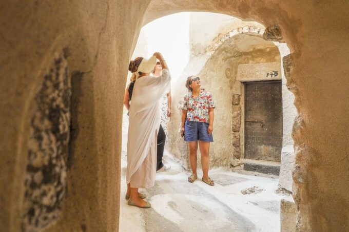 Santorini: Top Sights Day Trip, Wine Tasting, & Oia Sunset - Tips for a Memorable Trip