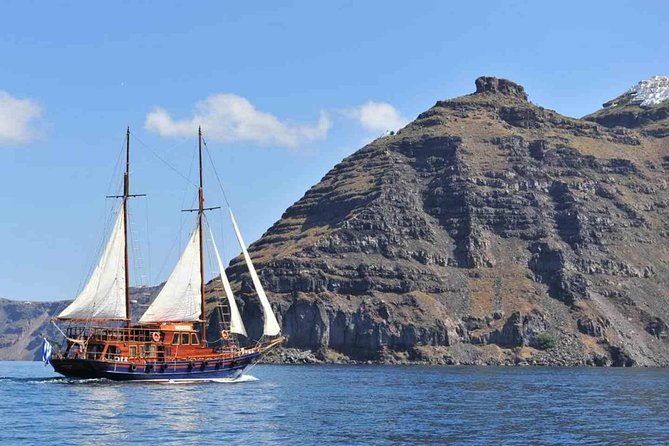 Santorini Volcanic Islands Cruise: Volcano,Hot Springs,Thirassia and Oia Sunset - Overview of the Cruise