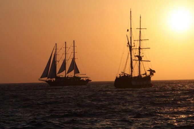 Santorini: Volcanic Sunset Cruise With Dinner - Fireworks Volcano Eruption/Ifestia Festival