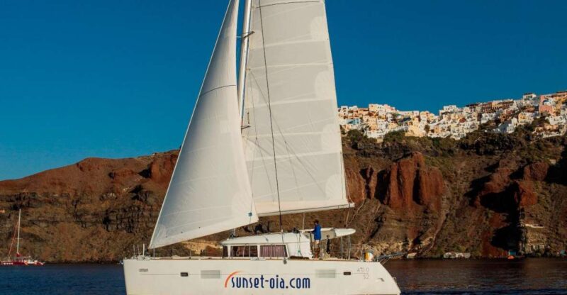 Santorini:Private Catamaran Tour With BBQ & Unlimited Drinks - Inclusions and Amenities