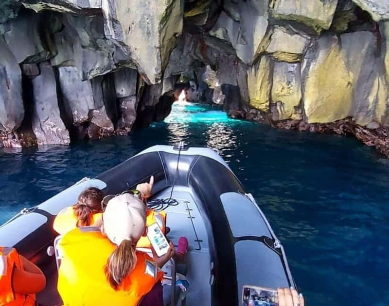 São Jorge: Boat trip with snorkeling (2 hours) - FAQs