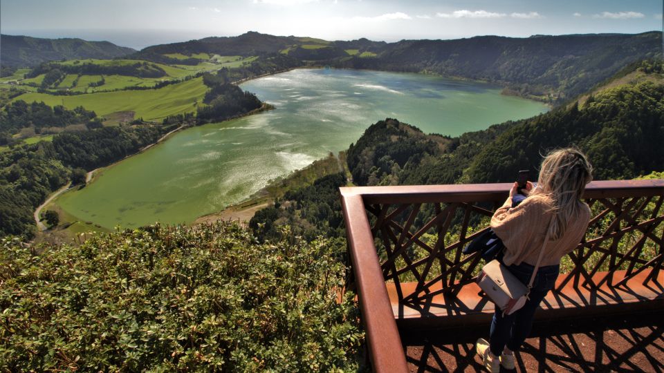 São Miguel East: Full-Day Van Tour With Lunch - Key Stops: Furnas