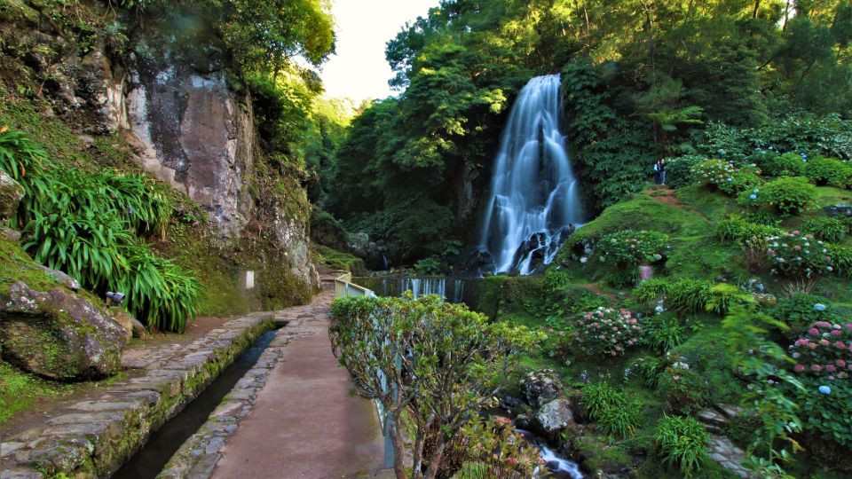 São Miguel East: Full-Day Van Tour With Lunch - Key Stops: Santa Iria Lookout
