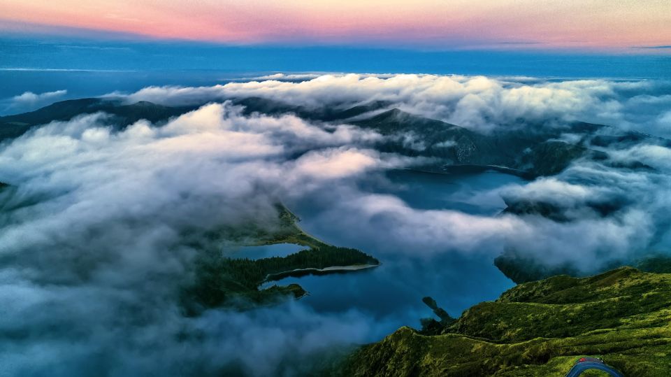 São Miguel: Fogo Lake Hike With Caldeira Velha Hot Springs - Hiking Through Lush Greenery