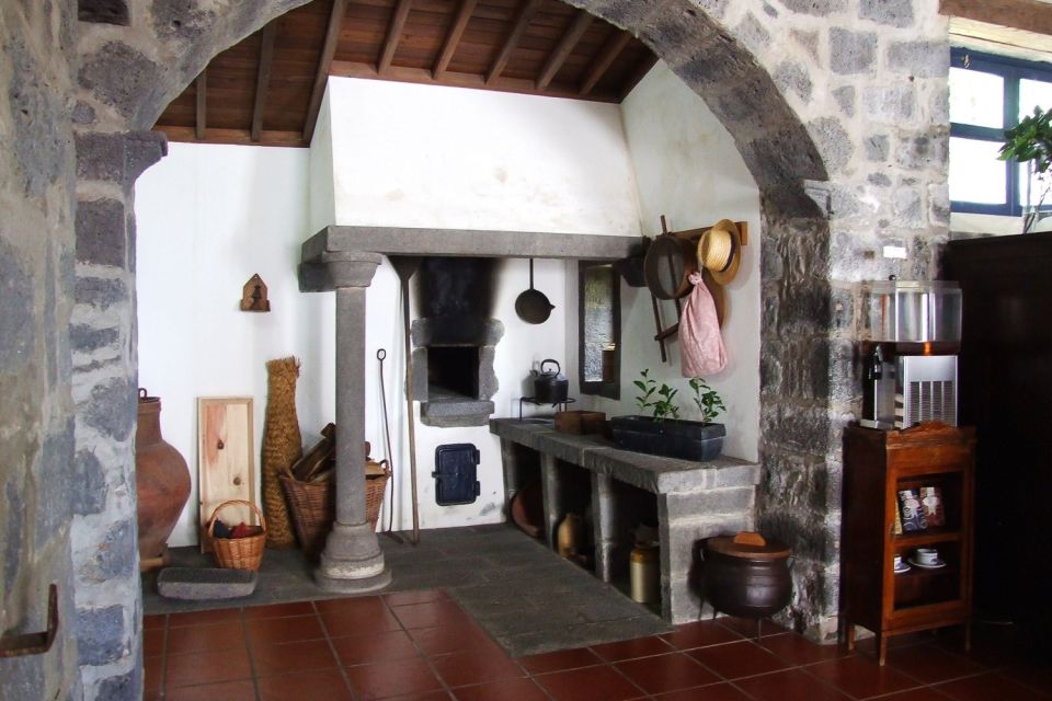 São Miguel: Full-Day 4WD Jeep Tour to Furnas With Lunch - Thermal Waters of Poça Da Dona Beija
