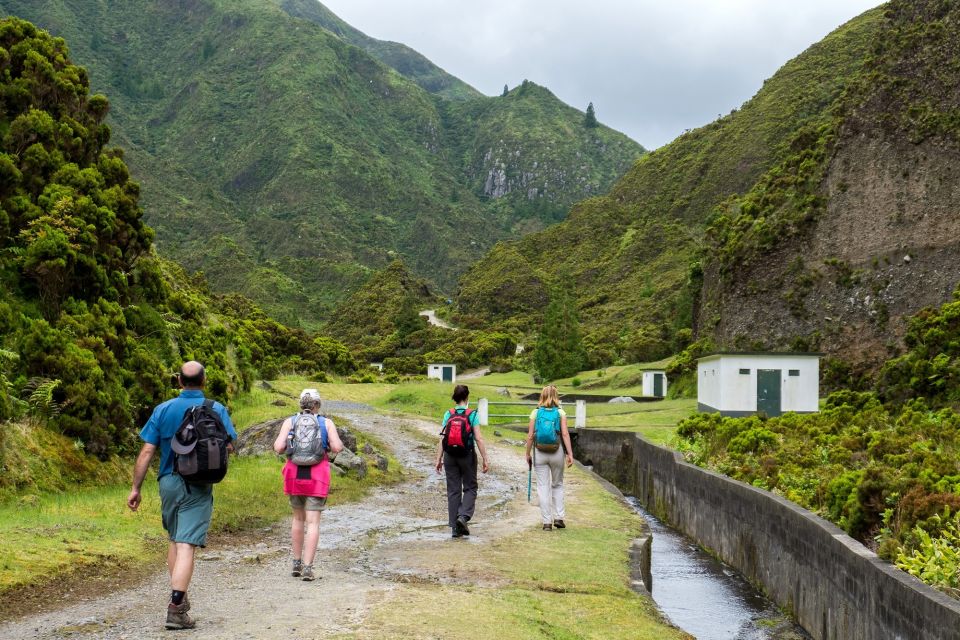 São Miguel: Full-Day Hike to Lagoa Do Fogo - Difficulty and Suitability