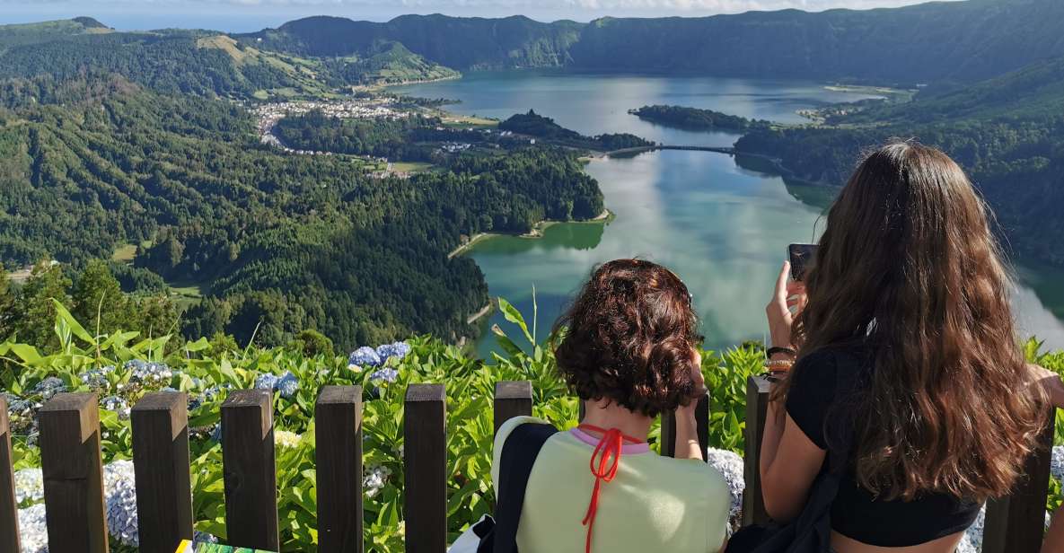 São Miguel Island: 2-Day Guided Island Tour With Meals - Sete Cidades Crater Lake