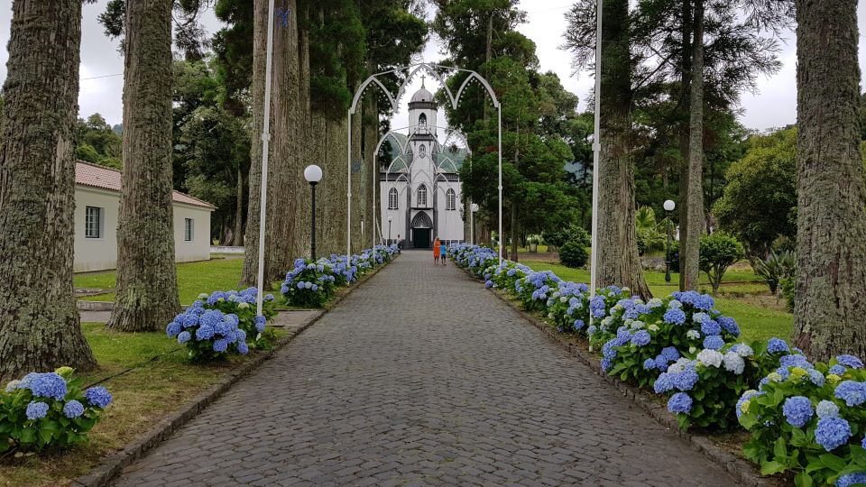São Miguel Island: Full-Day Sete Cidades Tour - Sete Cidades Exploration