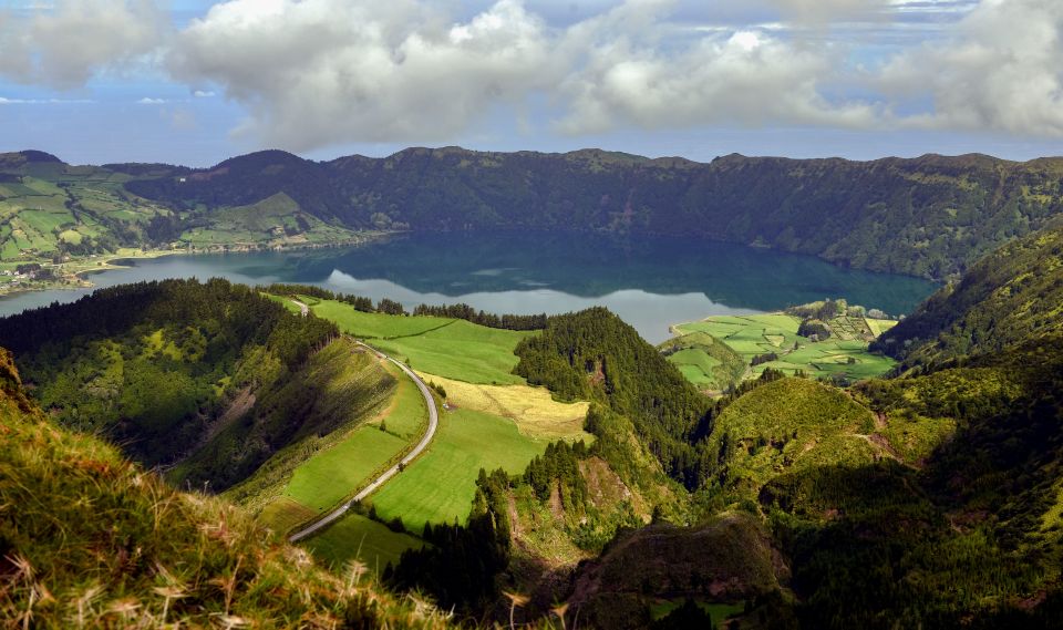 São Miguel Island: Full-Day Sete Cidades Tour - Mosteiros Village and Beach