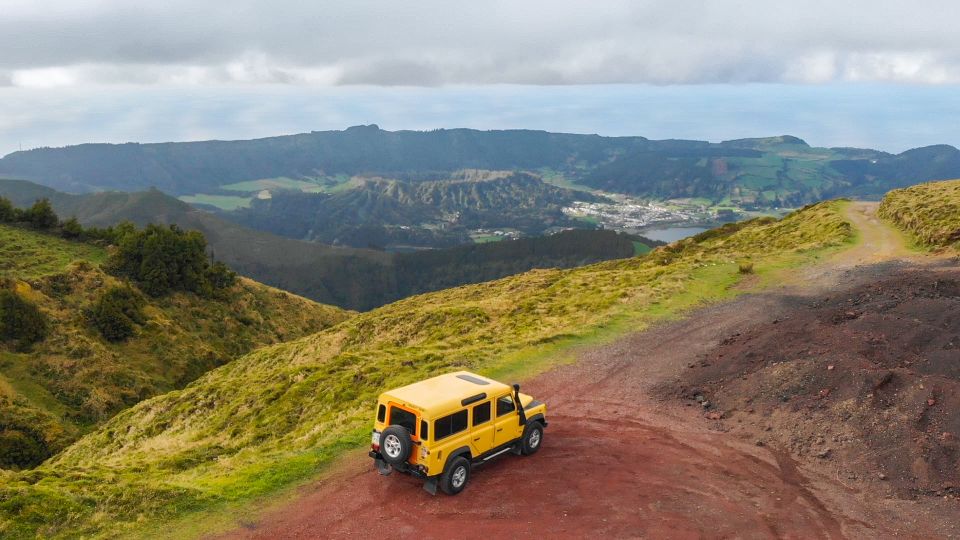 Sao Miguel: Jeep Tour to Sete Cidades & Lagoa Do Fogo - Discovering Sete Cidades