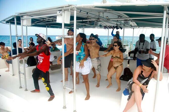 Saona Island Day trip with lunch and transport included. - A Balanced Perspective: Pros and Cons