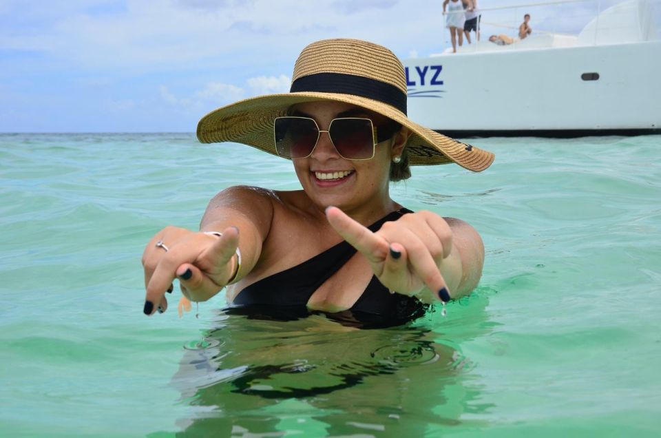 Saona Island: Full-Day Boat Tour With Drinks & Buffet Lunch - Included Experiences