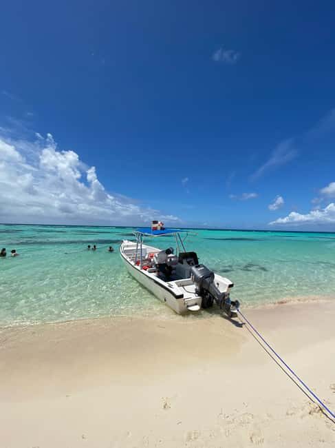 Saona Island VIP: 4 Beaches , Mano Juan & Canto de la Playa - An In-Depth Look at the Tour