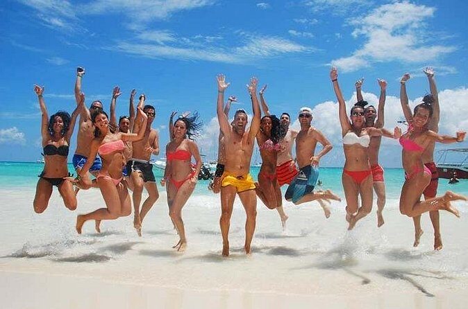 Saône Island in Catamaran and speedboat (blue lagoon) swimming pool. - Frequently Asked Questions (FAQs)