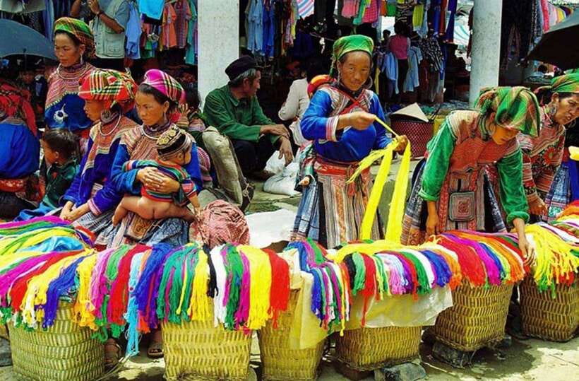 Sapa: Eco Adventure Terrace Fields and Local Villages Trek - Visiting the Hmong Village of Y Linh Ho