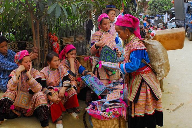 Sapa Trek 3 Days 3 Nights Small Group Tour - Homestay and Hotel From Hanoi - Meeting and Pickup Details