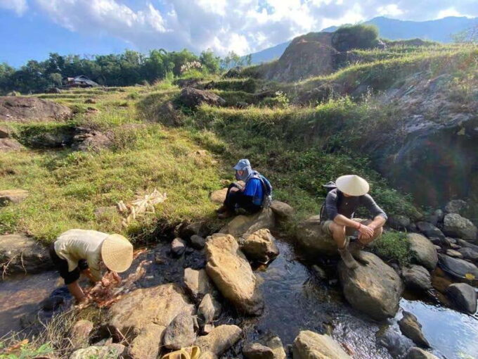 Sapa Trekking Ethnic Village Full Day With Female Tour Guide - What to Bring for the Trek