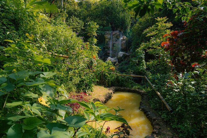 Sapphire Falls and Hike - Key Points