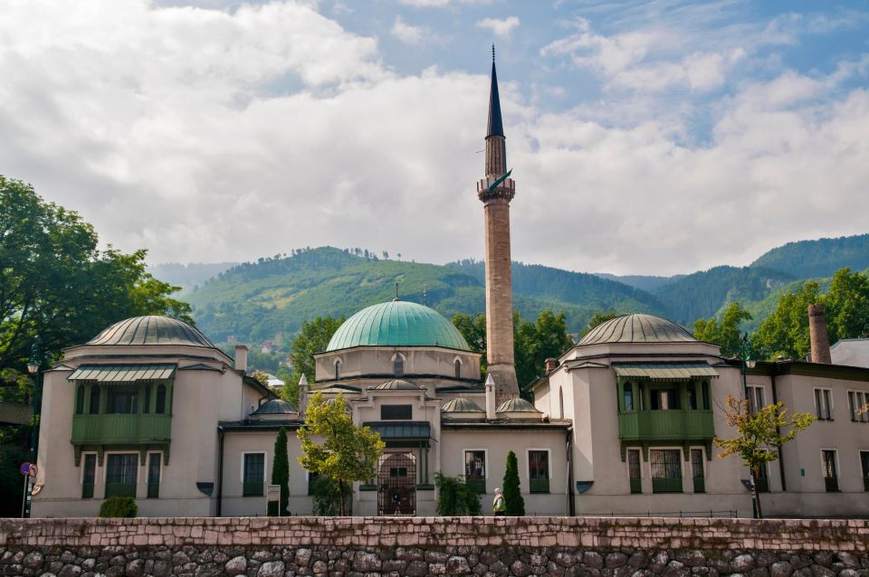 Sarajevo Family Walking Tour: Cultural Gems Unveiled - Sebilj Fountains Charming Oasis