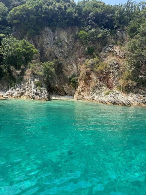 Saranda: Boat tour to 7 destinations and free umbrella - An In-Depth Look at the Experience