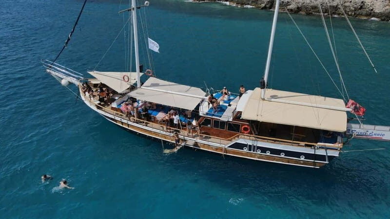 Saranda: Discover Secret Bays with Prince Ennio Yacht Tour - Key Points