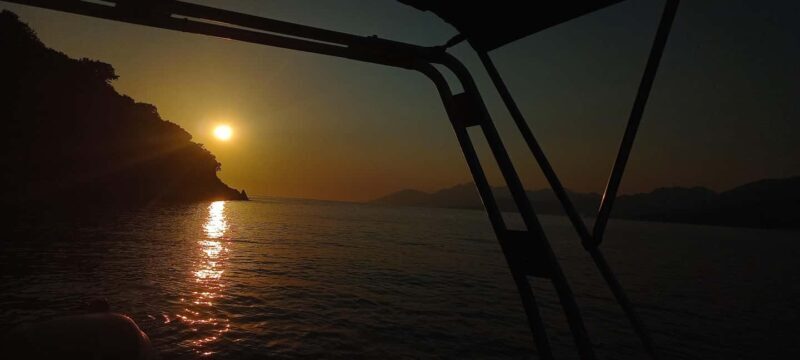 Sarandë: Exclusive Relaxing Sunset Tour with Wine & Fruits - The Sum Up