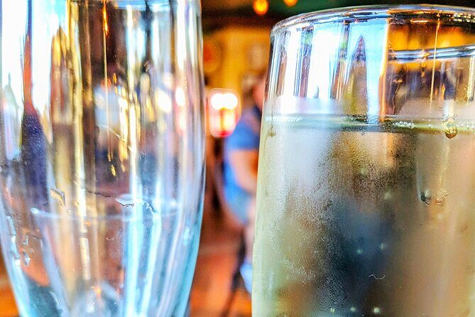 Sarasota Boutique Tour: Shopping, Bubbles, Bites & Insight - A Closer Look at the Sarasota Boutique Tour