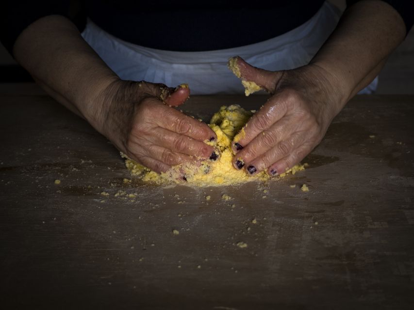 Sardinia Cooking Class: Fresh Handmade Pasta - Language Options