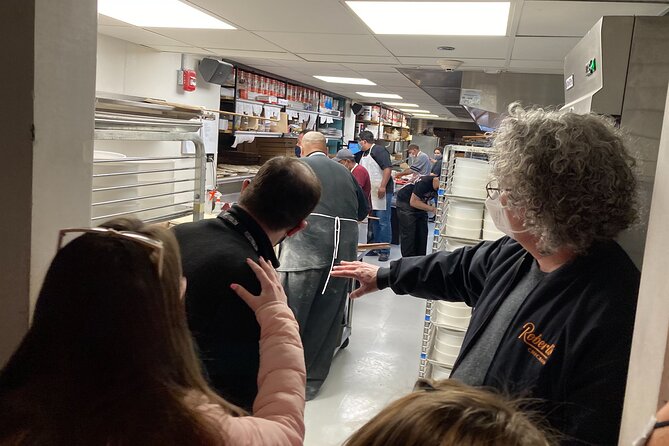 Saturday Chicago Pizza History and Tastings Bus Tour - Accessibility and Age Requirements