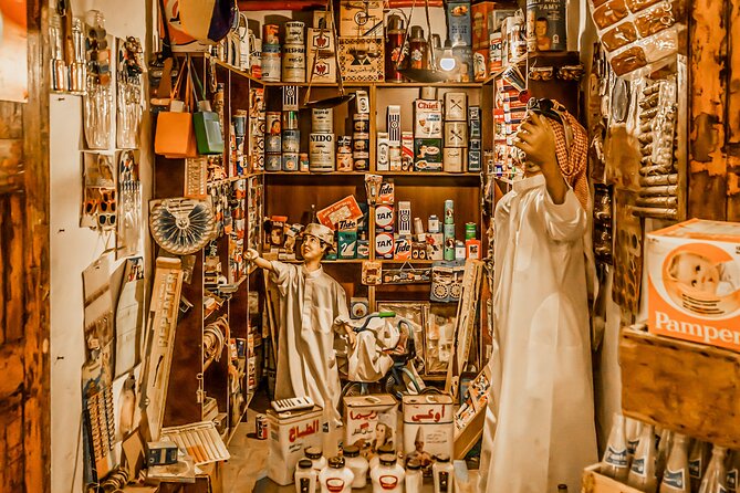 Saudi Arabia Private Tour From Bahrain With Traditional Meal - Meeting and Pickup