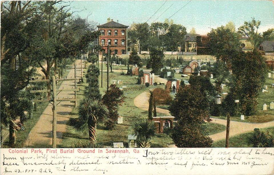 Savannah: Colonial Park Cemetery Guided Tour - Location and Proximity to Historic District