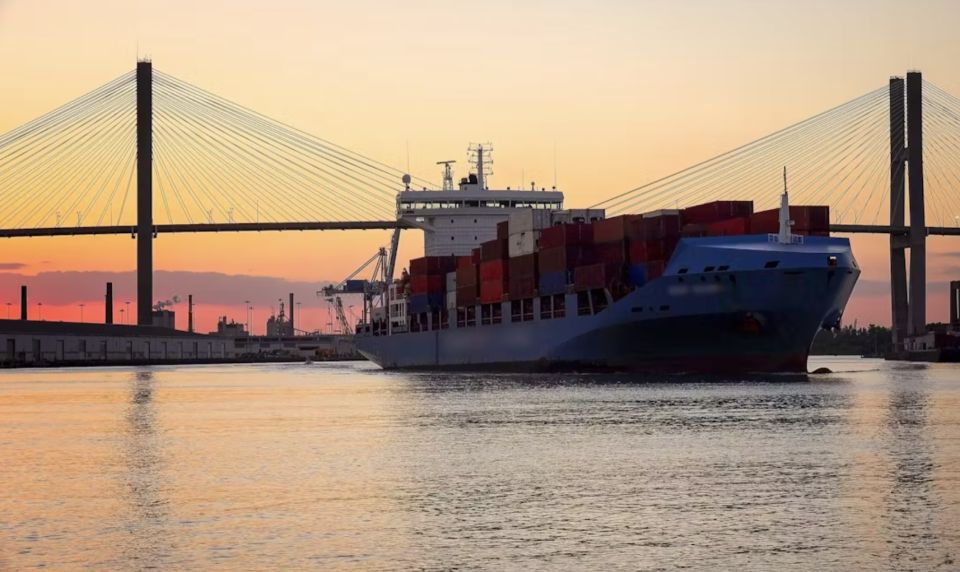 Savannah: Cruise Port Tour - Container Ships and Mega Yachts