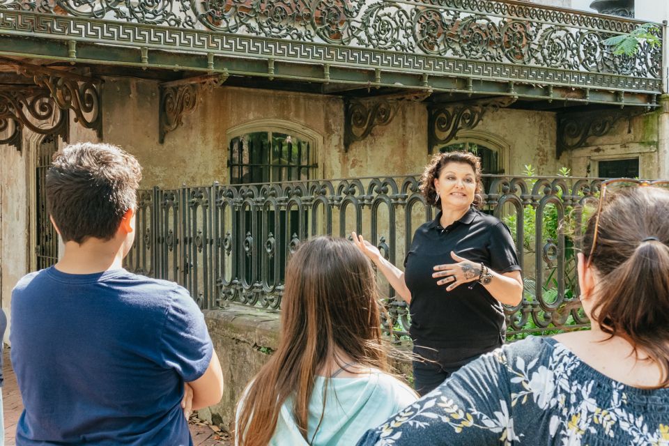 Savannah: Ghosts, Asylums, Voodoo, and Horror Walking Tour - Exploring Savannahs Haunted Locations