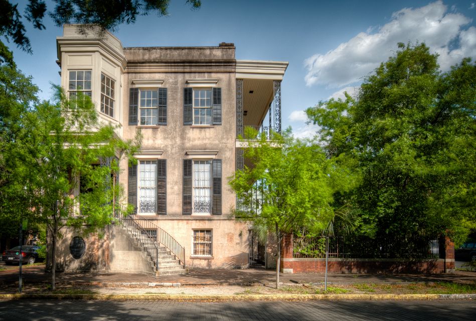 Savannah: Grave Tales Walking Tour - Key Points