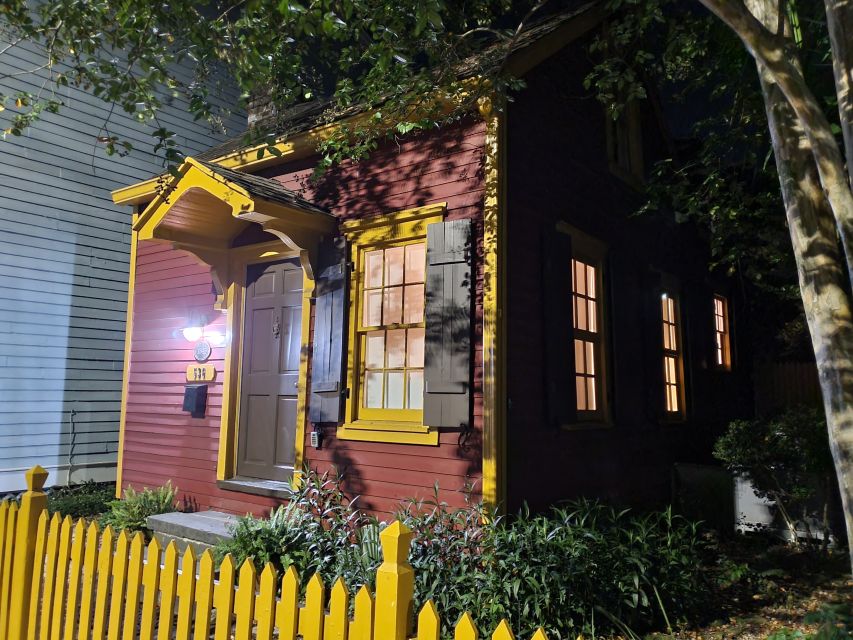 Savannah: Guided Walking Tour of the Historic District - Tour Historic Savannah Squares