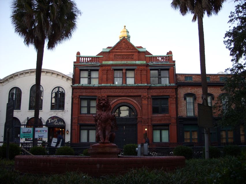 Savannah: Historic District Overview on Foot - Stories of Notable Figures