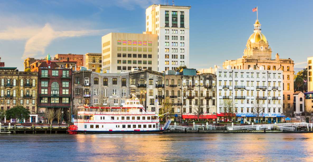 Savannah: Historic Highlights Walking Tour - Exploring Historic Buildings