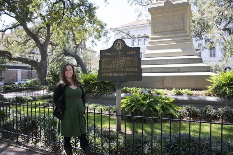 Savannah History Walking Tour + Coffee & Chocolate - Key Points