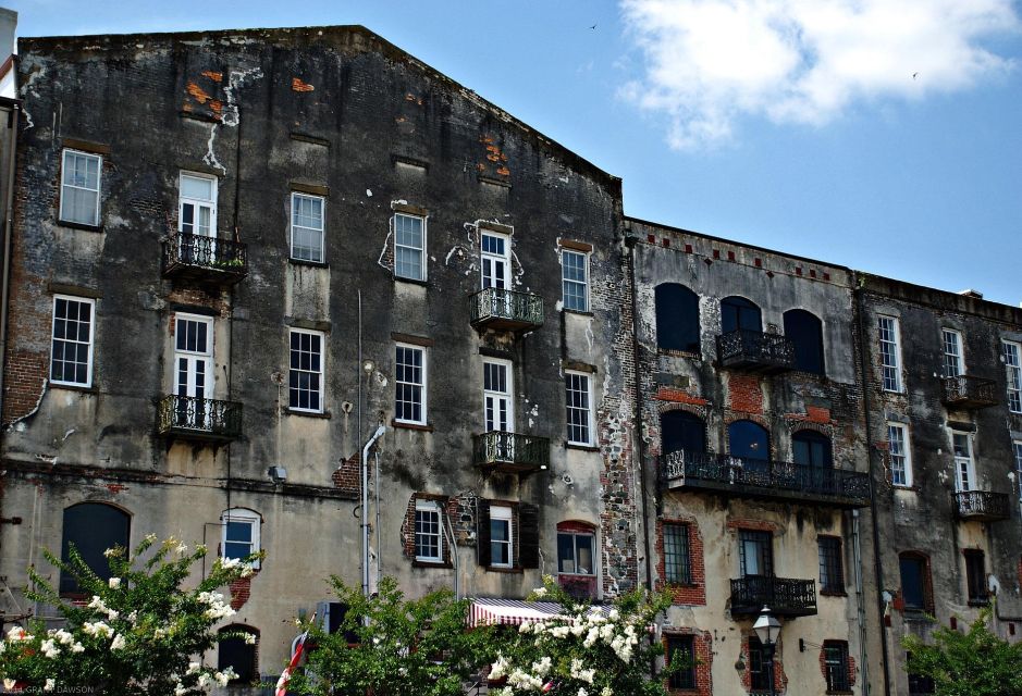 Savannah Scavenger Hunt Walking Tour and Game - Impressive Architectural Marvels