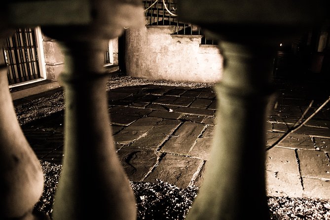 Savannah Terrors Ghosts and Ghouls of the South - Cursed Landmarks: Unlocking Savannahs Mysteries