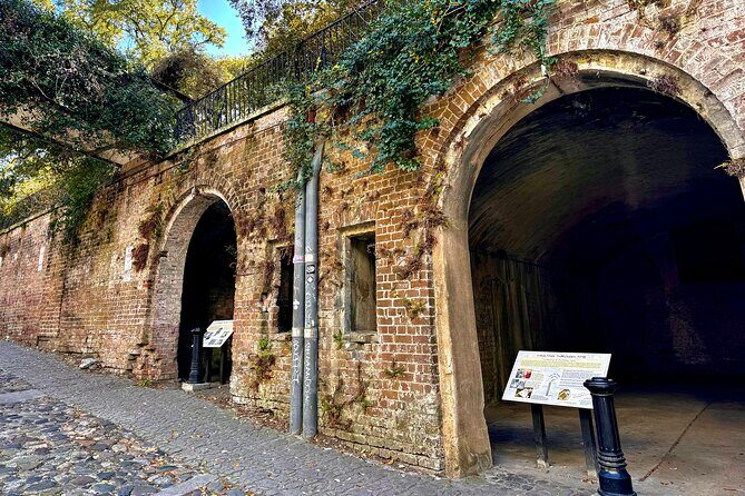 Savannah Walking Food Tour with 5 Locals Favorites Dishes - Practical Considerations