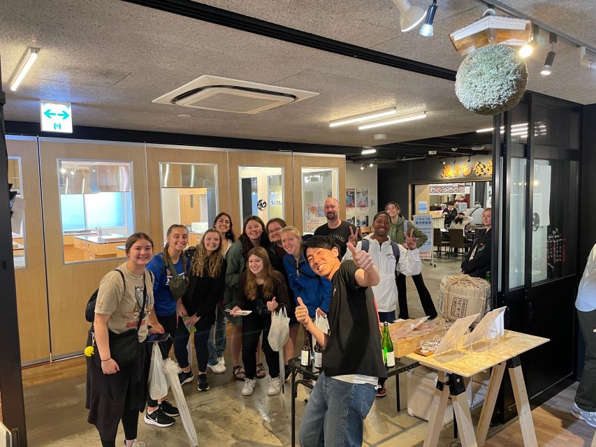 Savor Japanese Sake With Fresh Sashimi in Tsukiji! - Enjoying Tsukiji Tuna Sashimi