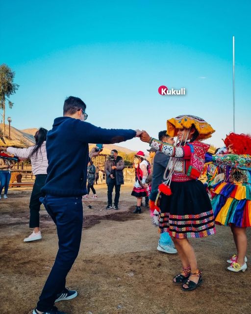 Scenic Cusco - Kukuli Show |Pisco Sour| - Included Services and Amenities