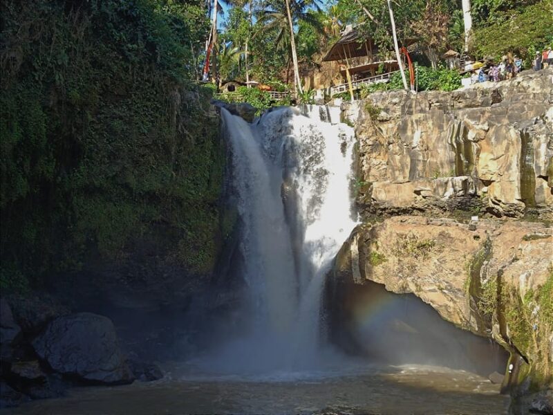 Scenic Heaven Gate: Lempuyang, Water Palace, Waterfall Tour - Recommended Attire and Items