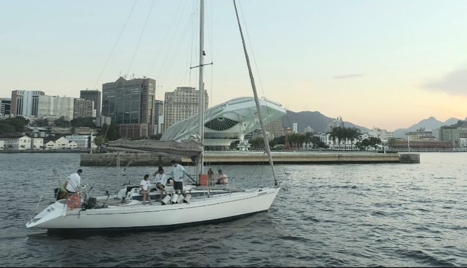 Scenic Views of Rio: 3-Hour Sailing Trip on Guanabara Bay - Amenities Onboard