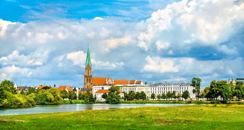 Schwerin: Express Walk with a Local - Key Points