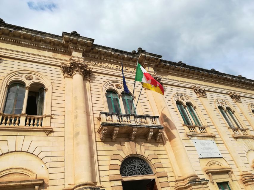 Scicli: Guided Walking Tour in Baroque City Center - Tour Duration and Language
