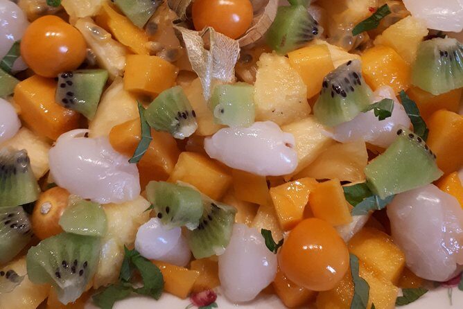 Seasonal French Lunch and Small-group Tour of Montmartre - A Deep Dive into the Experience