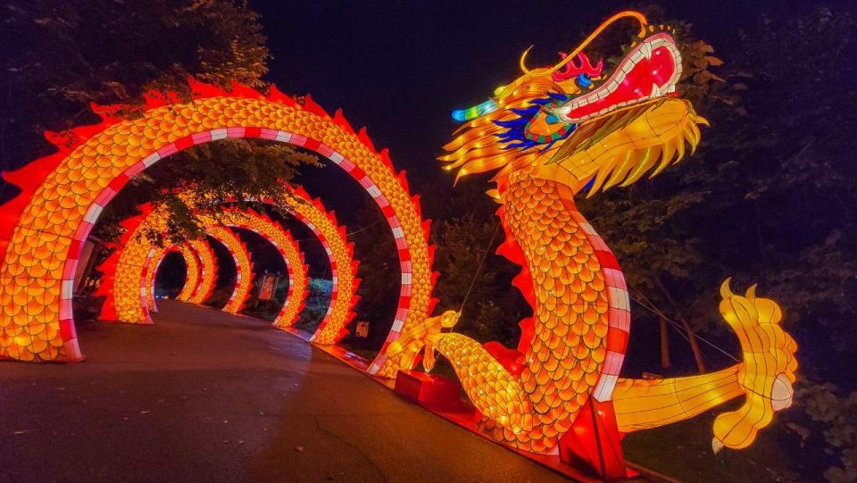 Seattle's Yuletide Magic: A Christmas Wonderland Tour - Frequently Asked Questions